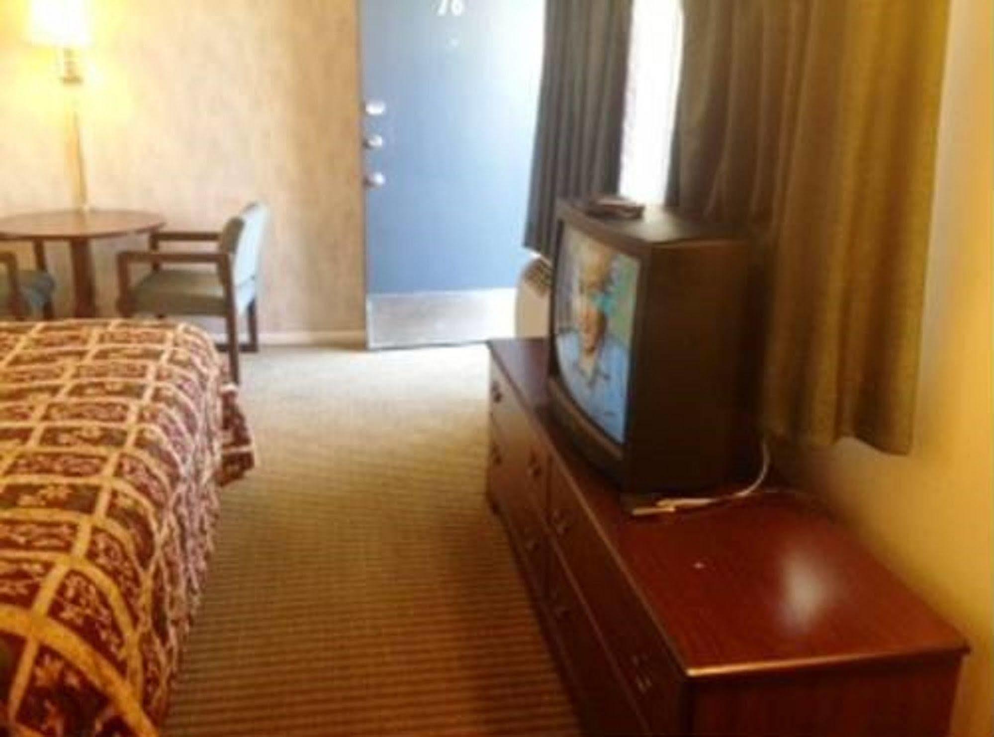 Thunderbird Motel Бишоп Экстерьер фото
